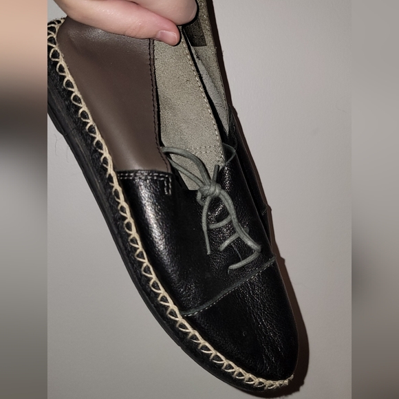 Leather flats - Picture 2 of 3